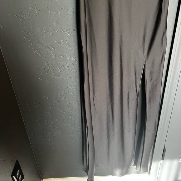 Forever 21 women maxi dress strapless, sexy Front Leg split Color Black Size S - Picture 5 of 6